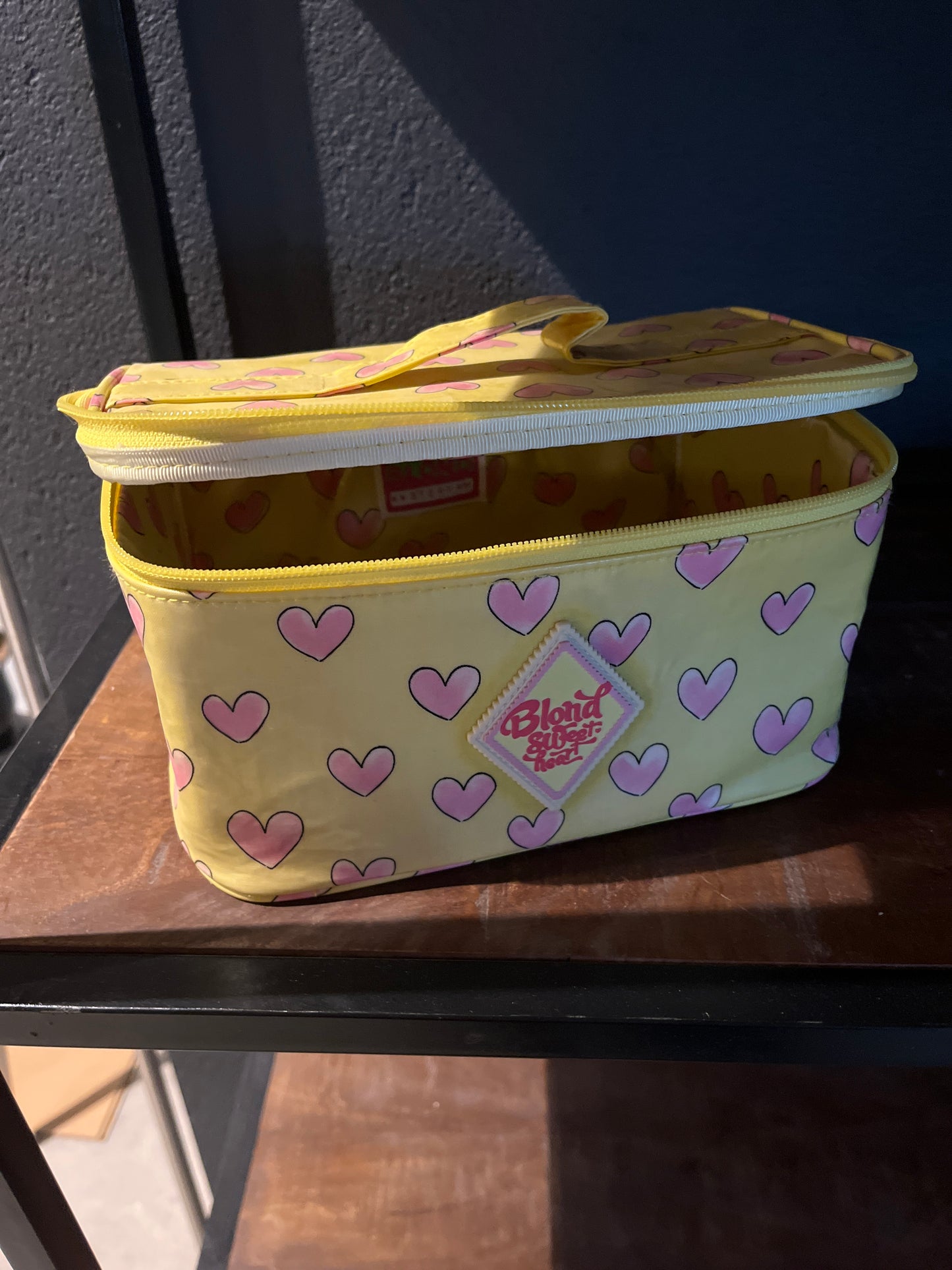 Beautycase blond sweat heart | blond Amsterdam